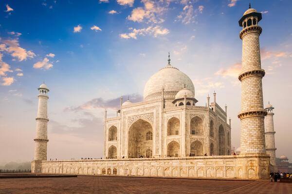 taj-mahal-on-sunrise-sunset-agra-india-photo